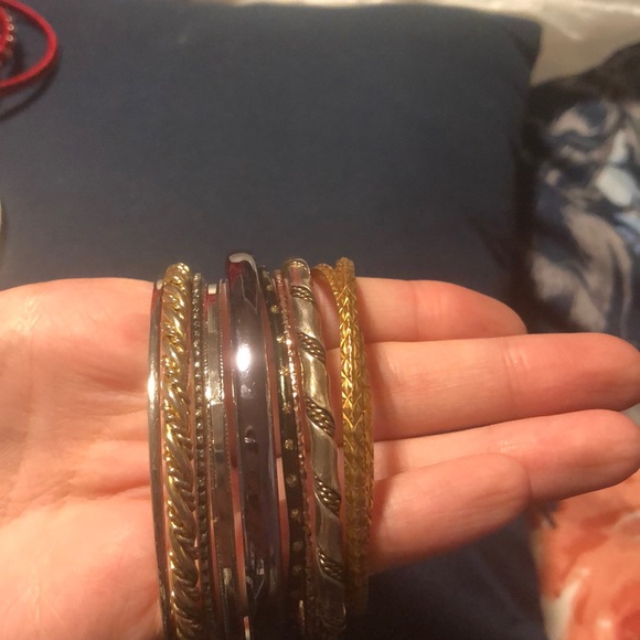 Bracelets - Picture 9 of 16